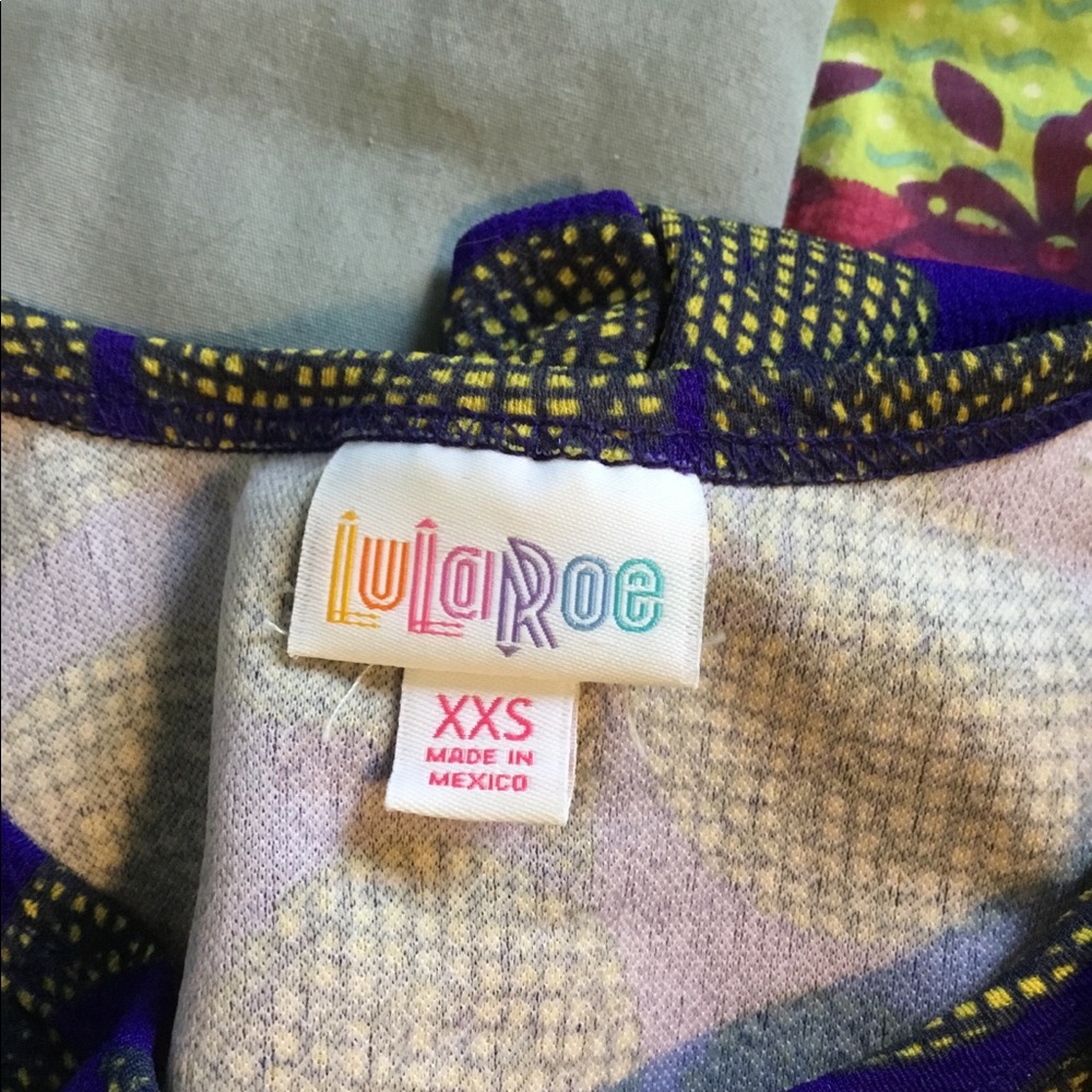 Lularoe Paisley Carly - Picture 3 of 4